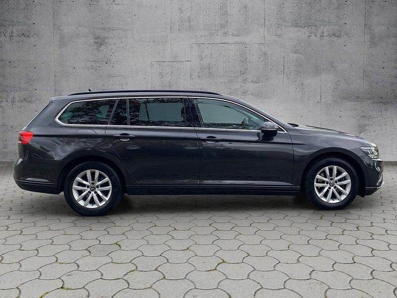 Gebraucht VW Passat Business 150 PS (110 kW) 2022 Grau Kombi