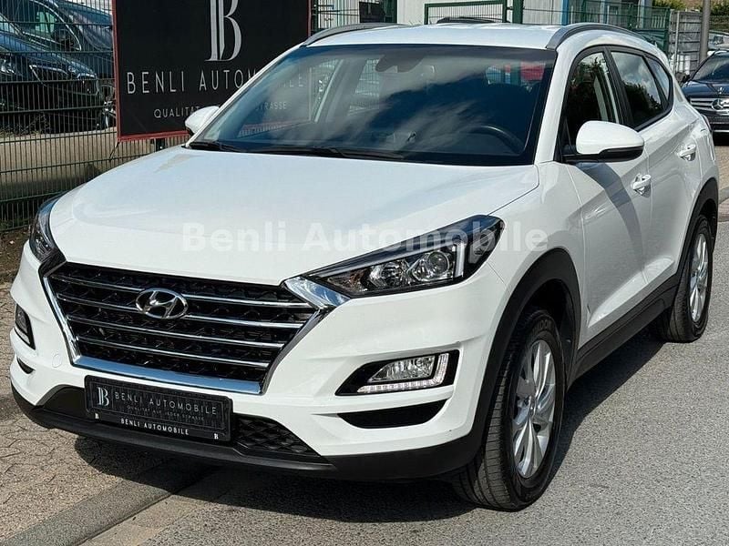 Weiß Gebraucht 2020 Hyundai Tucson Trend SUV | 17.490 € (Superpreis) - Bild 1/4