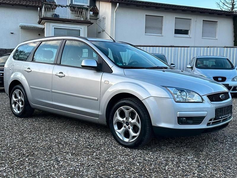 Polarsilber metallic Gebraucht 2007 Ford Focus Style Kombi | 5.790 € (Teuer) - Bild 1/4