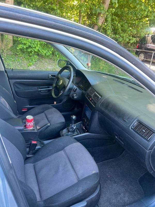 Gebraucht VW Golf IV 77 PS (56 kW) 2001 Grau Kleinwagen