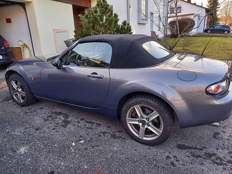 Gebraucht Mazda MX5 Emotion 126 PS (92 kW) 2005 Grau Cabrio