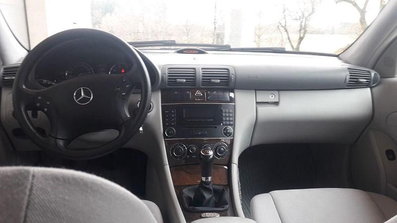 Gebraucht Mercedes C180 Classic 143 PS (105 kW) 2004 Beige Limousine