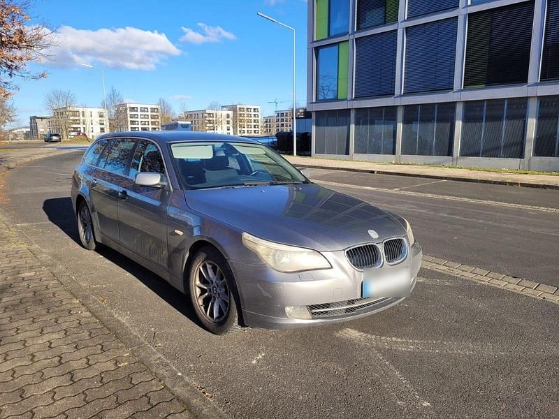 Gebraucht BMW 520 163 PS (119 kW) 2007 Grau Kombi