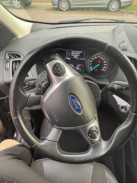 Gebraucht Ford Kuga Titanium 179 PS (131 kW) 2016 Grau SUV