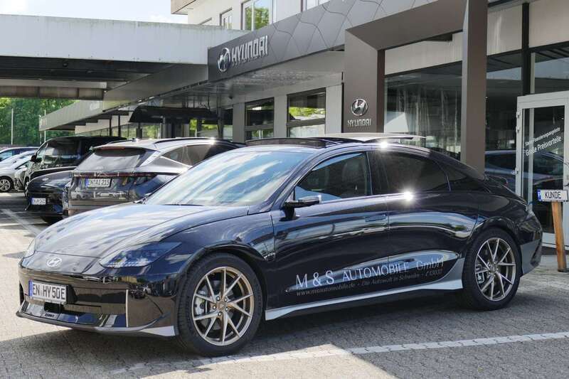 Biophillic blue pearl Gebraucht 2023 Hyundai Ioniq 6 Limousine | 49.990 € - Bild 1/4