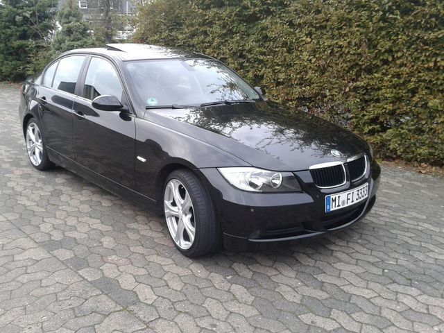 Gebraucht BMW 318 129 PS (94 kW) 2007 Schwarz metallic Limousine