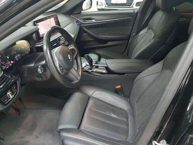 Gebraucht BMW 530 Luxury Line 286 PS (210 kW) 2022 Saphirschwarz metallic Kombi