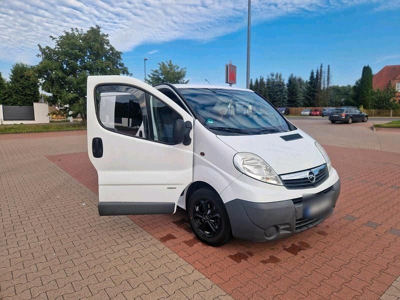 Weiß Gebraucht 2012 Opel Vivaro Van | 5.800 € - Bild 1/4