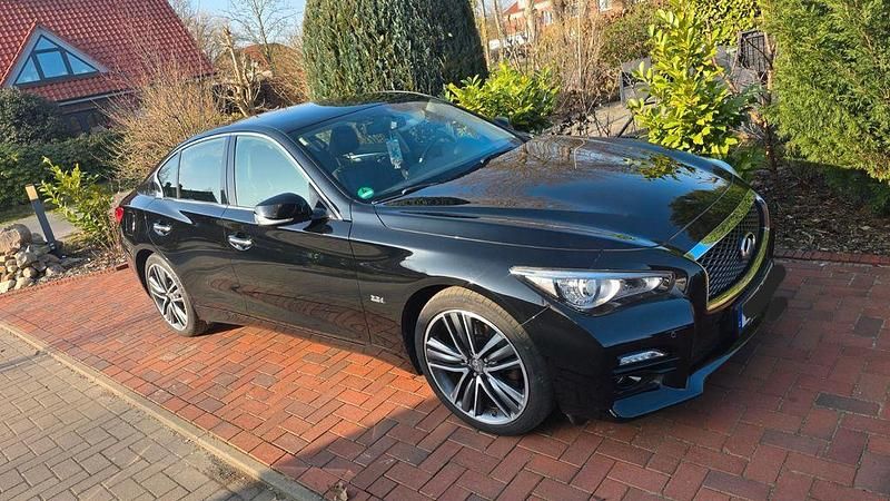 Gebraucht Infiniti Q50 Sport Tech 170 PS (125 kW) 2016 Schwarz Limousine