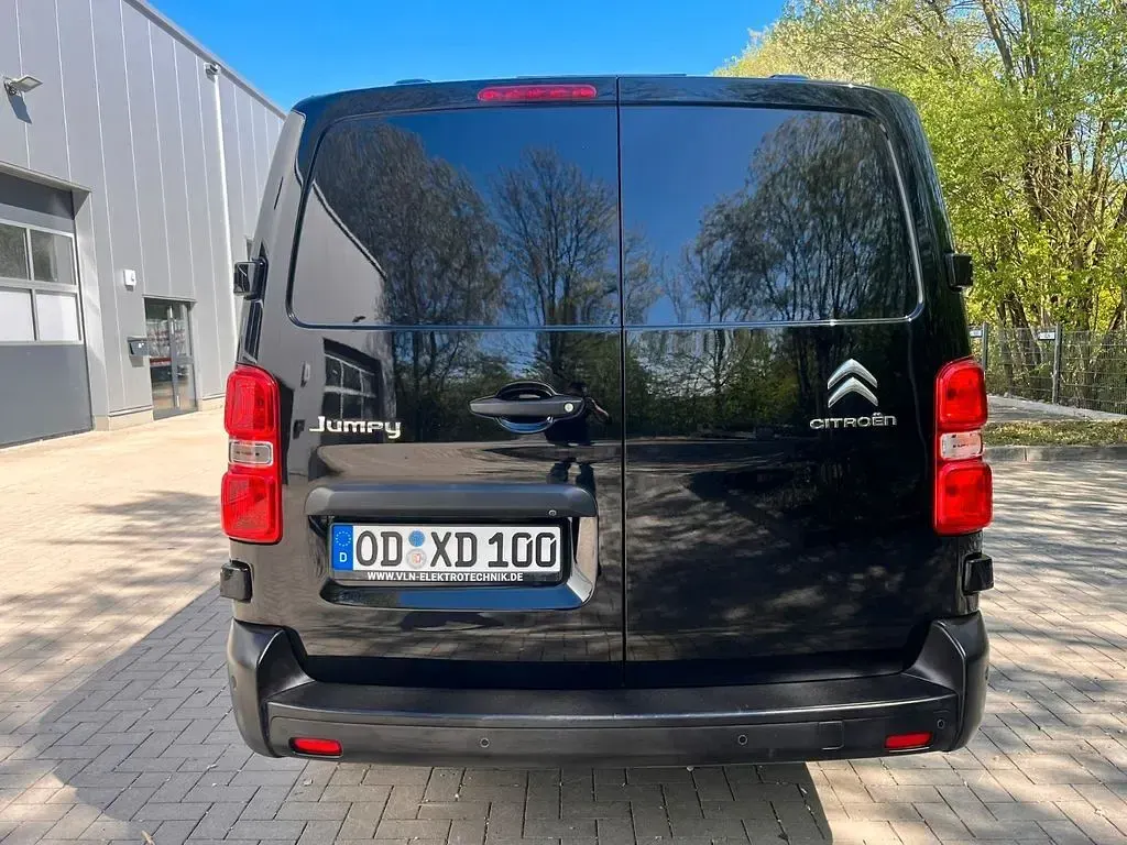 Używany Citroën Jumpy 122 KM (89 kW) 2021 Czarny Minivan