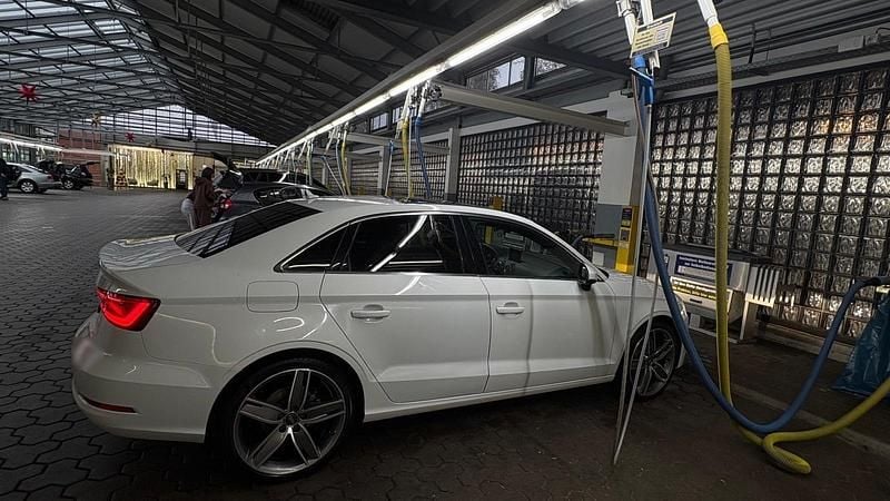 Gebraucht Audi A3 Comfort 150 PS (110 kW) 2016 Weiß Limousine