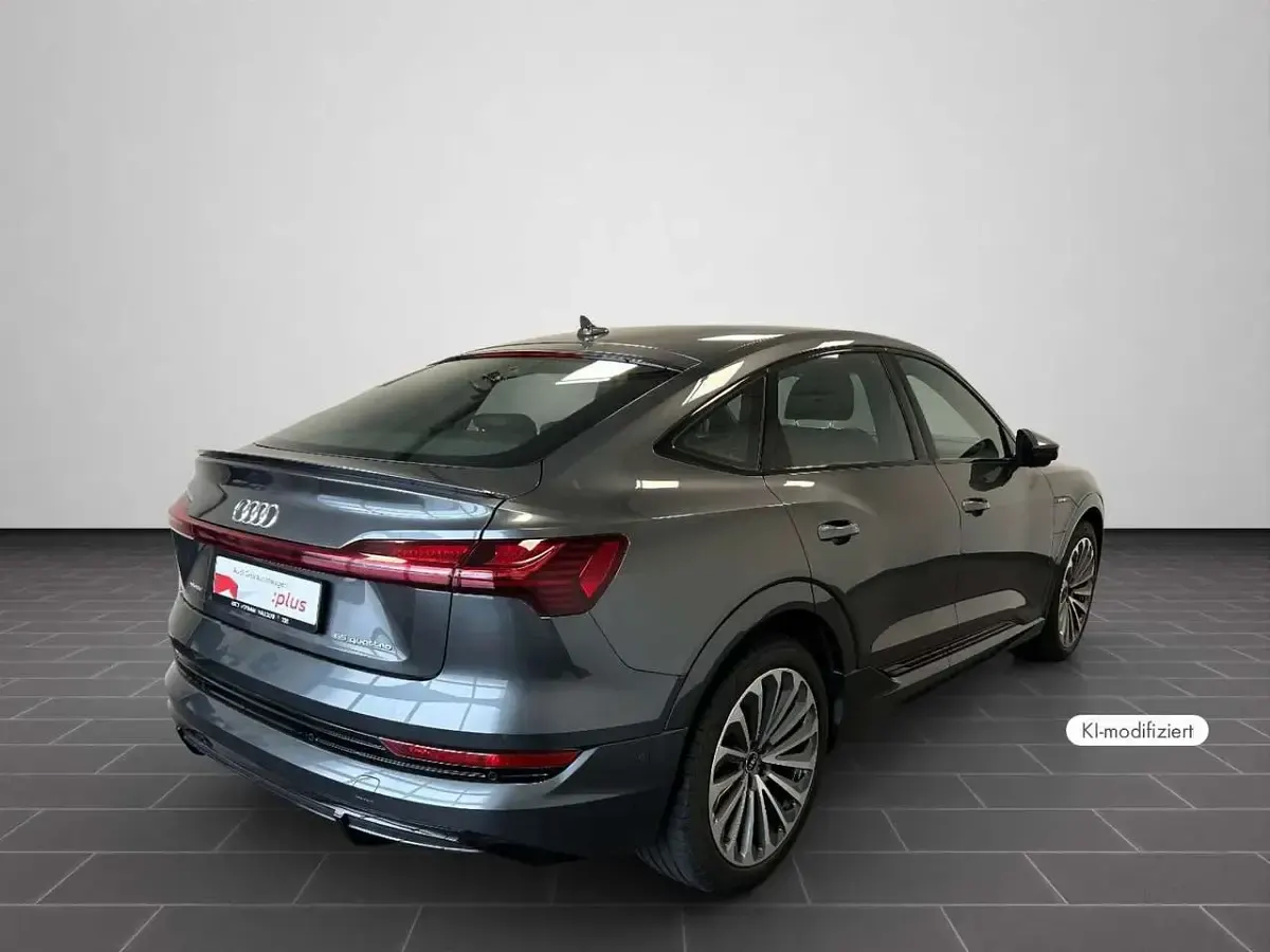 Gebraucht Audi e-tron S-Line 300 kW (408 PS) 2021 Daytonagrau perleffekt SUV