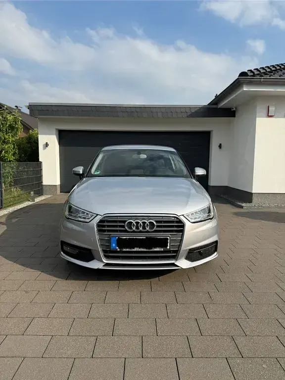 Gebraucht Audi A1 Ambiente 82 PS (60 kW) 2016 Silber Kleinwagen