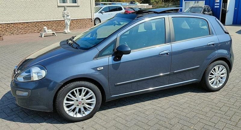 Blau Gebraucht 2010 Fiat Punto Kleinwagen | 1.950 € (Superpreis) - Bild 1/4