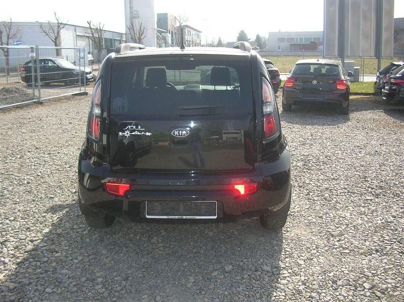 Gebraucht Kia Soul 126 PS (92 kW) 2010 Black soul SUV