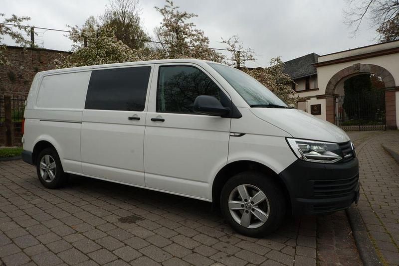 Second-hand VW Transporter 150 CP (110 kW) 2018 Alb Van