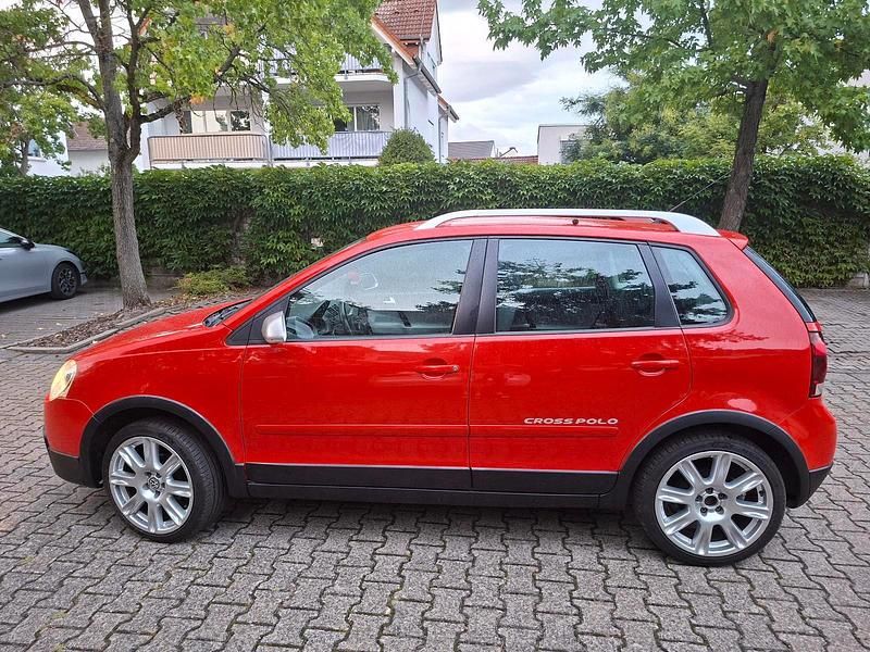 Rot Gebraucht 2009 VW Polo Cross Kleinwagen | 3.000 € (Superpreis) - Bild 1/4