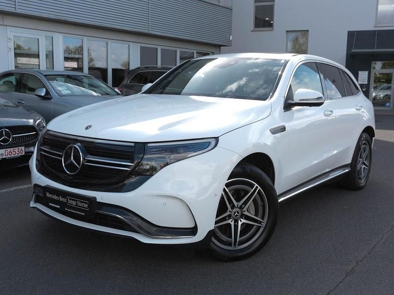 Polarweiss Gebraucht 2021 Mercedes EQC400 AMG SUV | 30.940 € (Fairer Preis) - Bild 1/4