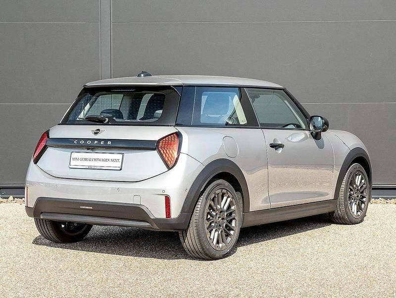 Second-hand Mini Cooper 156 CP (114 kW) 2024 Argintiu Hatchback