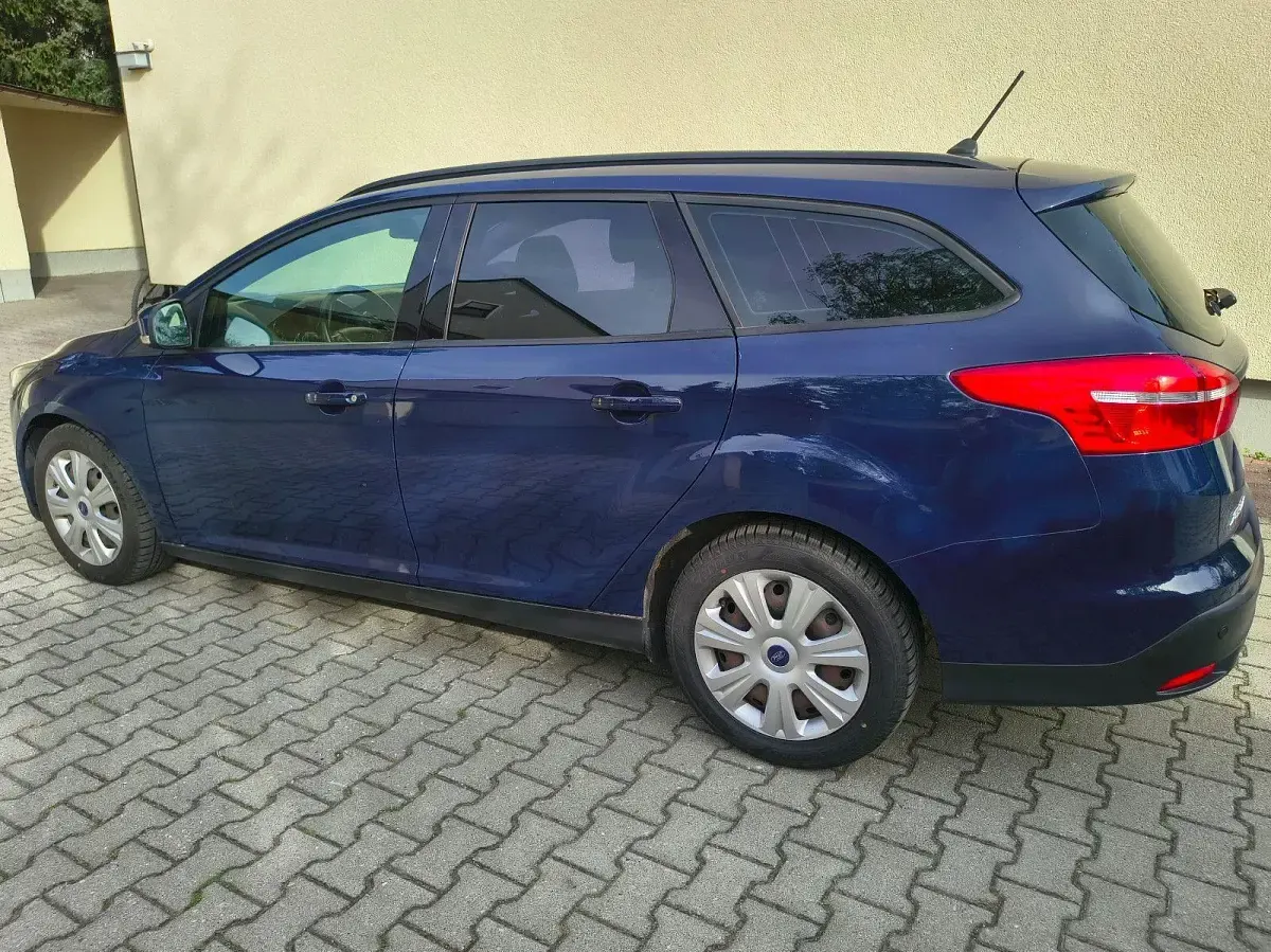 Gebraucht Ford Focus 105 PS (77 kW) 2018 Blau Kombi
