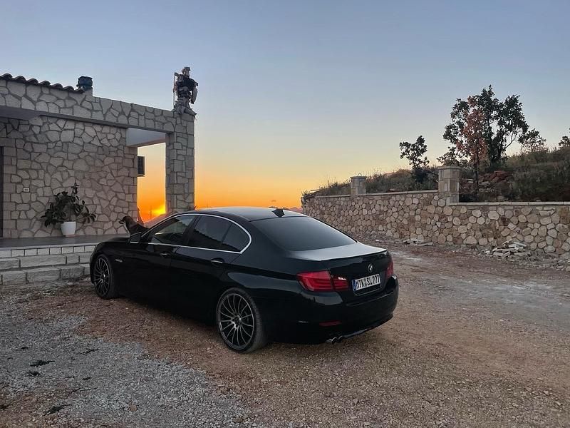 Schwarz Gebraucht 2010 BMW 520 Limousine | 9.000 € (Fairer Preis) - Bild 1/4