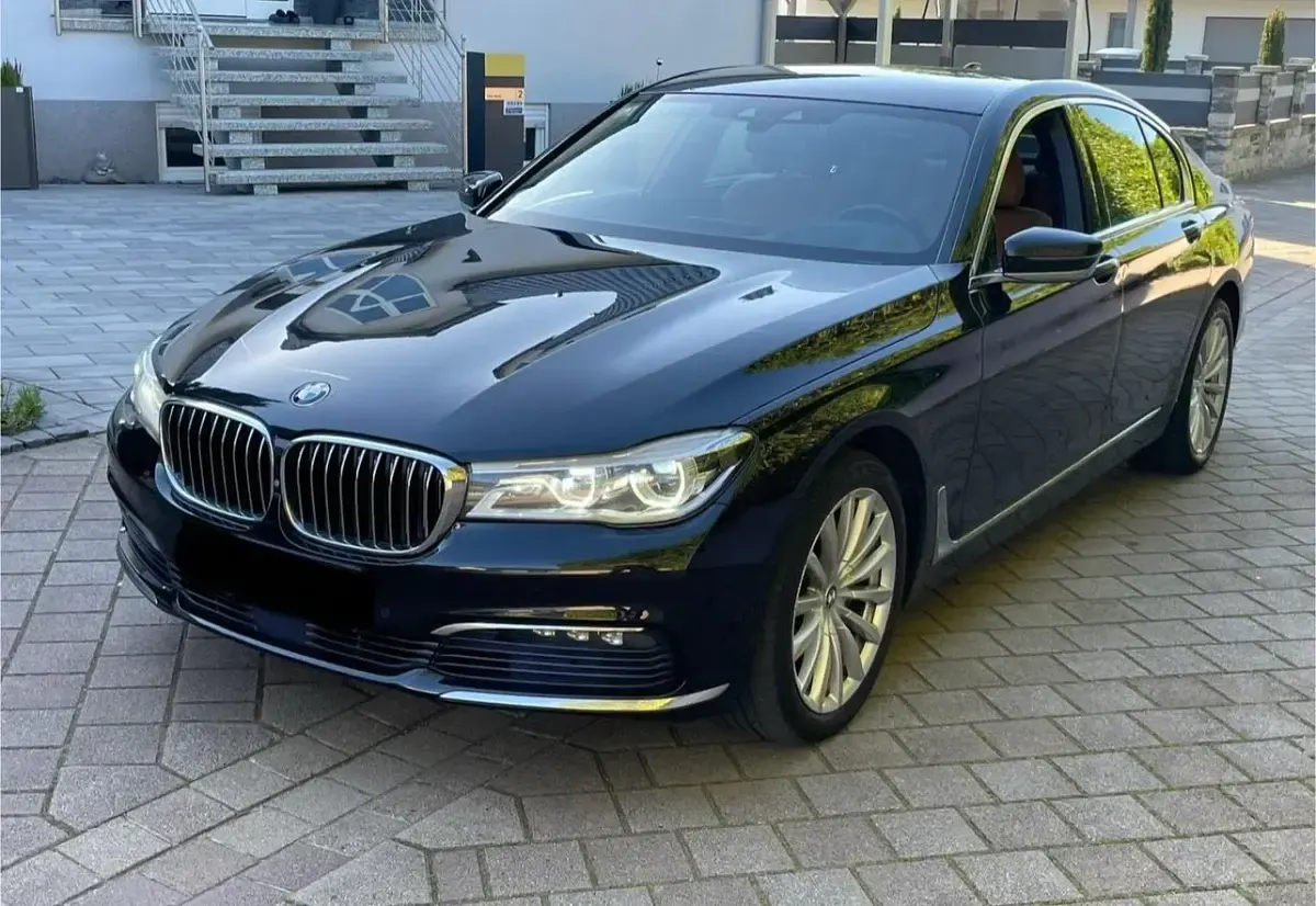 Gebraucht BMW 730 265 PS (194 kW) 2016 Schwarz Limousine