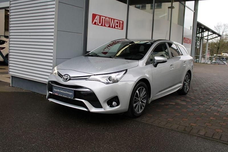 Silber Gebraucht 2016 Toyota Avensis Edition-S Kombi | 14.990 € (Fairer Preis) - Bild 1/4