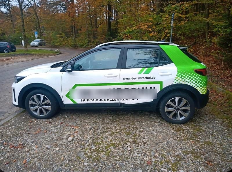 Weiß Gebraucht 2022 Kia Stonic SUV | 15.000 € - Bild 1/1