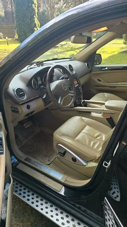 Gebraucht Mercedes GL350 224 PS (164 kW) 2010 Braun SUV