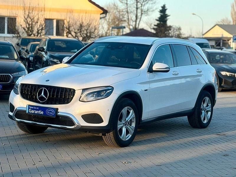 Gebraucht Mercedes GLC350 211 PS (155 kW) 2018 Polarweiss SUV
