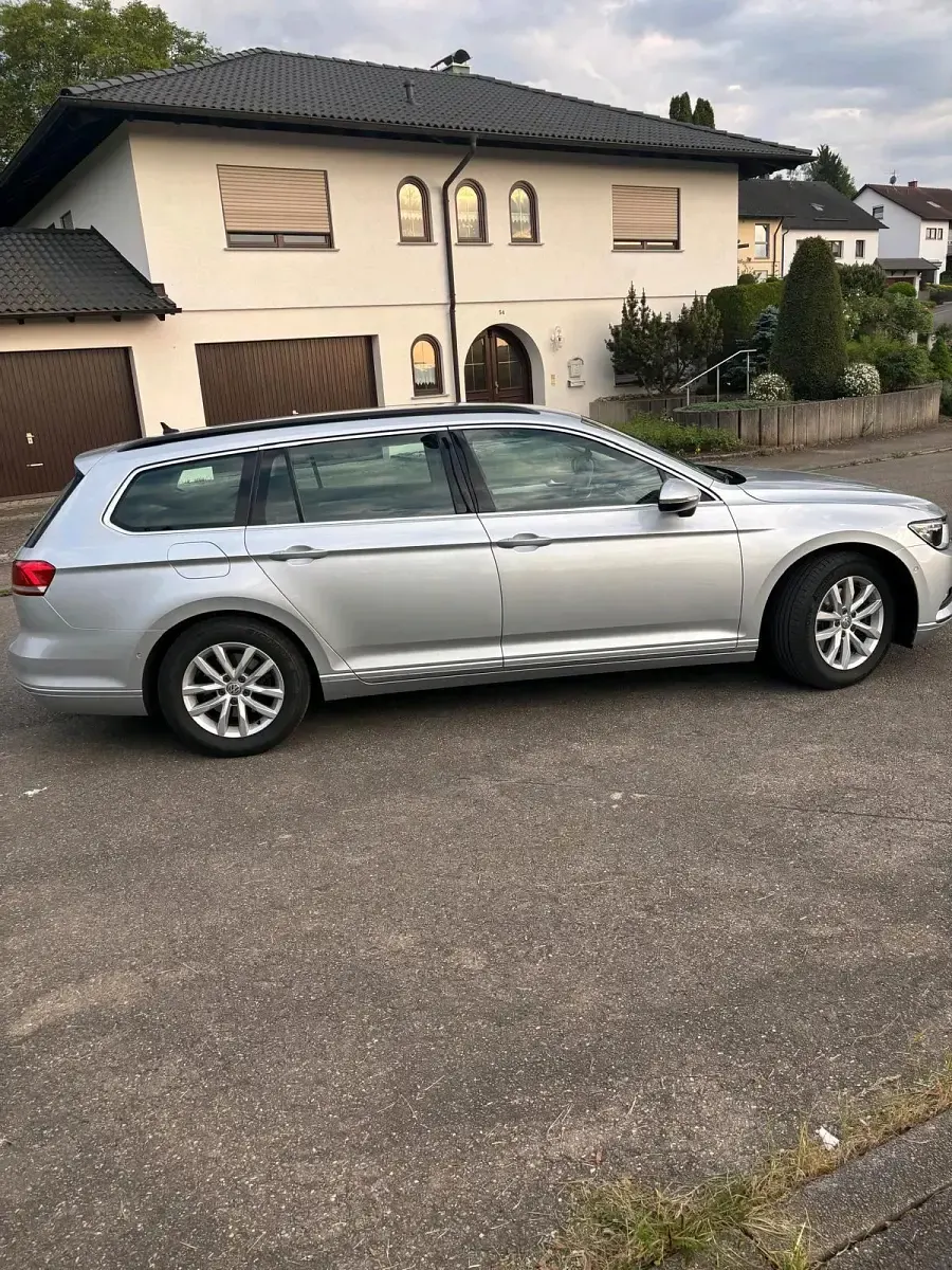 Gebraucht VW Passat 150 PS (110 kW) 2017 Silber Kombi