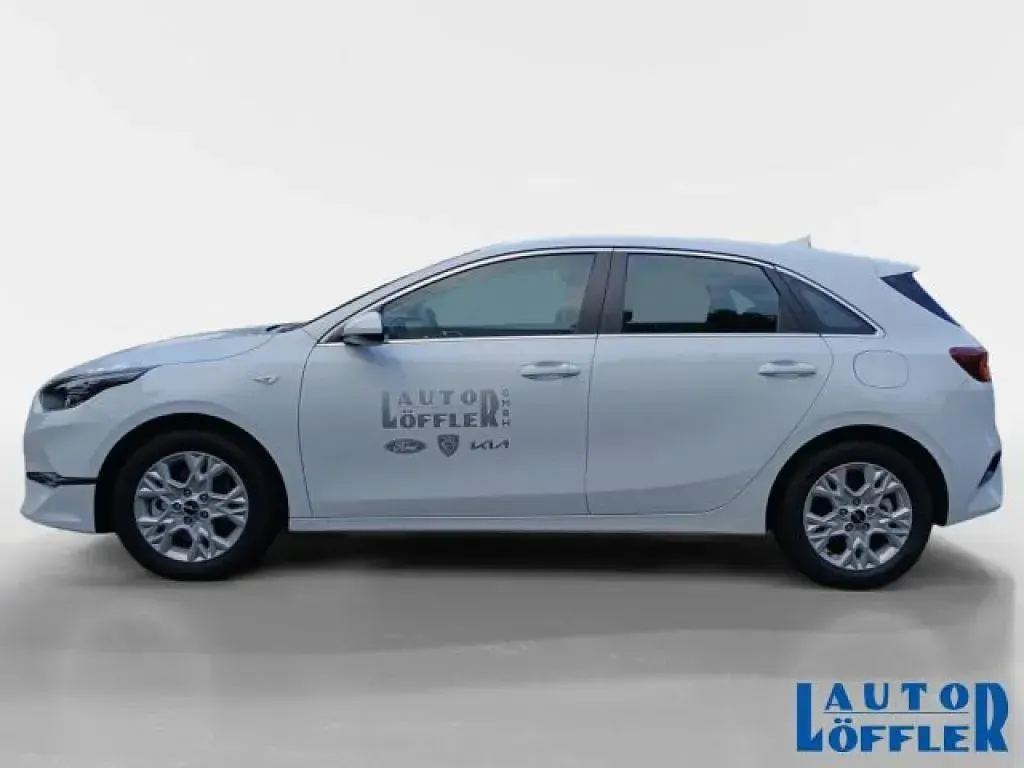 Gebraucht Kia Ceed Vision 140 PS (102 kW) 2025 Cararraweiß Kleinwagen