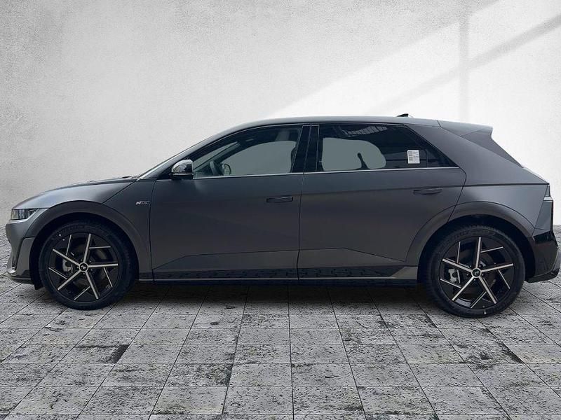 Neu Hyundai Ioniq 167 kW (228 PS) 2025 Matt) / mat (grau Kleinwagen