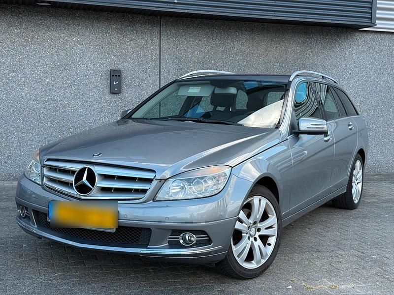Grau Gebraucht 2009 Mercedes C200 Kombi | 3.490 € - Bild 1/4