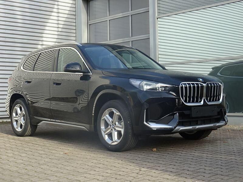 Nouă BMW X1 2026 Negru SUV