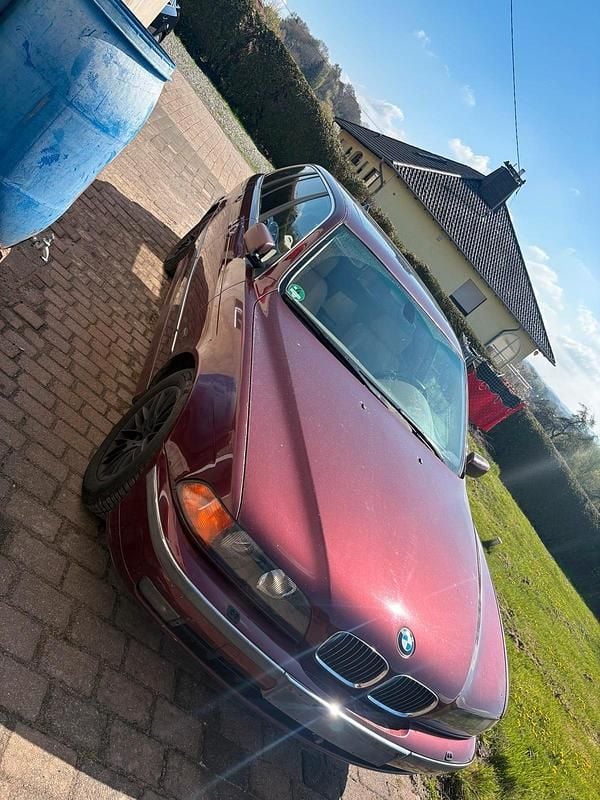 Gebraucht BMW 540 286 PS (210 kW) 2000 Rot Kombi