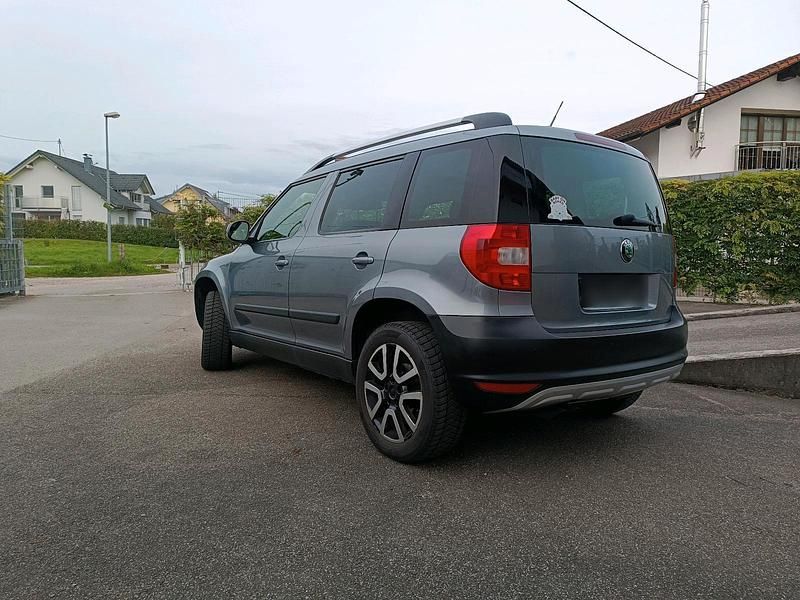 Gebraucht Skoda Yeti 140 PS (102 kW) 2012 Grau SUV