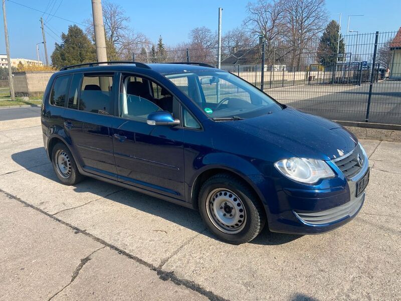 Blau Gebraucht 2008 VW Touran Trendline Van / Kleinbus | 2.990 € (Superpreis) - Bild 1/4