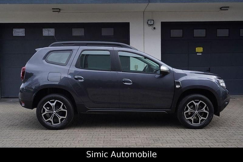 Gebraucht Dacia Duster Expression 131 PS (96 kW) 2023 Grau SUV