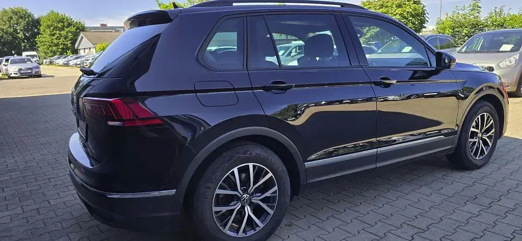 Gebraucht VW Tiguan Life 150 PS (110 kW) 2023 Schwarz SUV