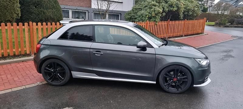 Gebraucht Audi A1 185 PS (136 kW) 2011 Grau Kleinwagen