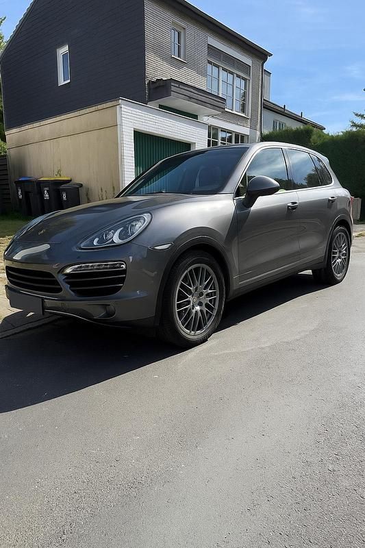 Gebraucht Porsche Cayenne 245 PS (180 kW) 2012 Grau SUV