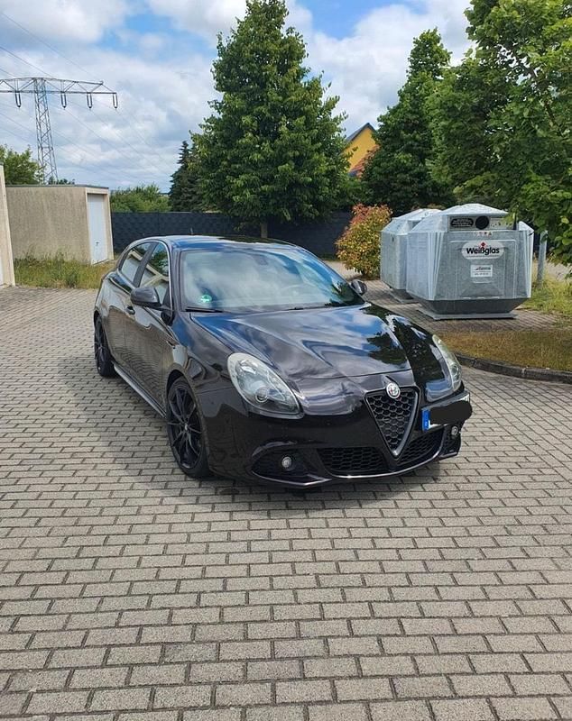 Schwarz Gebraucht 2012 Alfa Romeo Giulietta Kleinwagen | 9.500 € (Teuer) - Bild 1/4