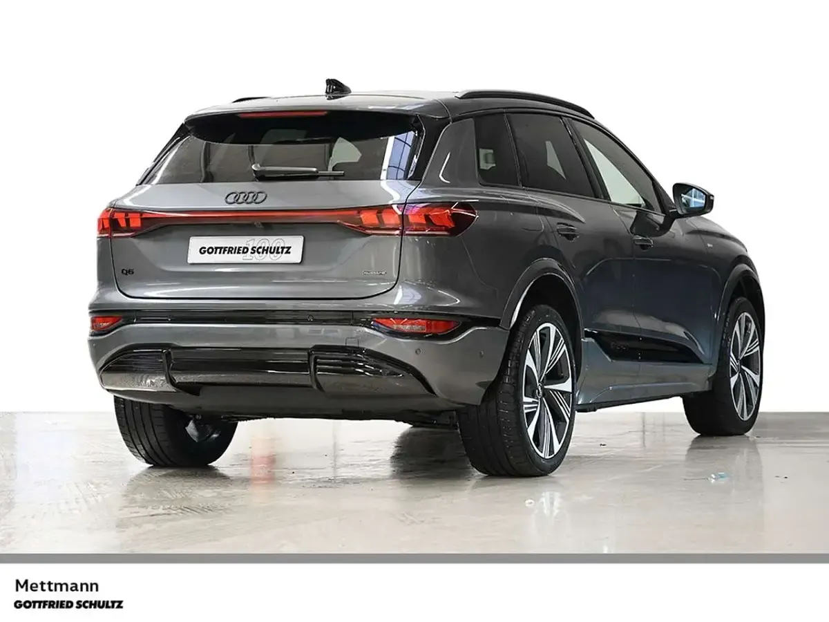 Neu Audi Q6 e-tron Comfort 284 kW (387 PS) 2025 Grau SUV