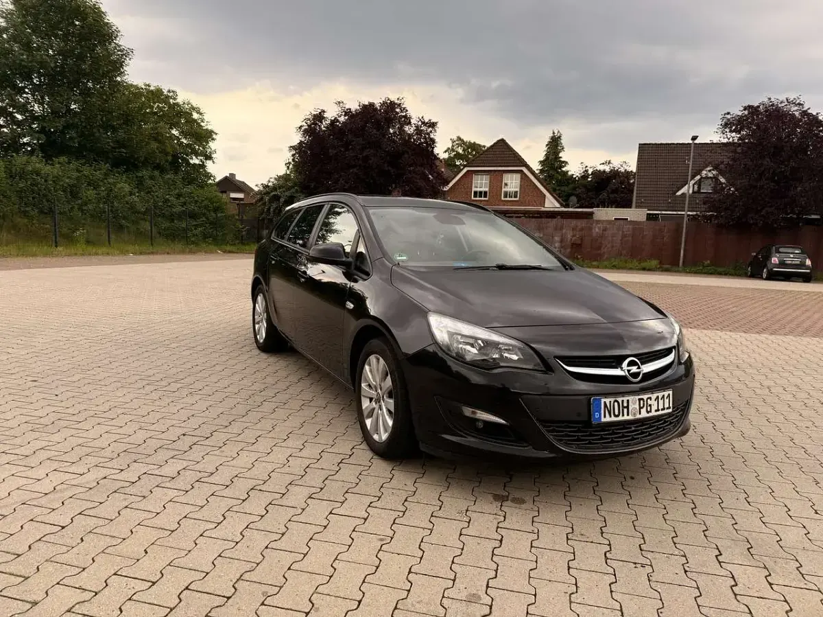 Gebraucht Opel Astra Style 110 PS (80 kW) 2016 Schwarz Kombi
