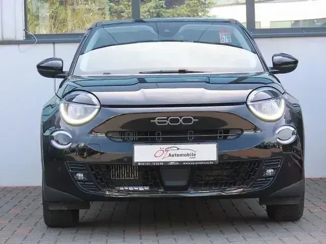 Gebraucht Fiat 600 101 PS (74 kW) 2024 Schwarz SUV
