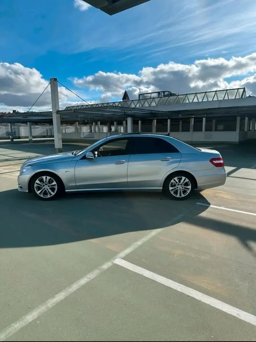Gebraucht Mercedes E350 Avantgarde 265 PS (194 kW) 2012 Limousine