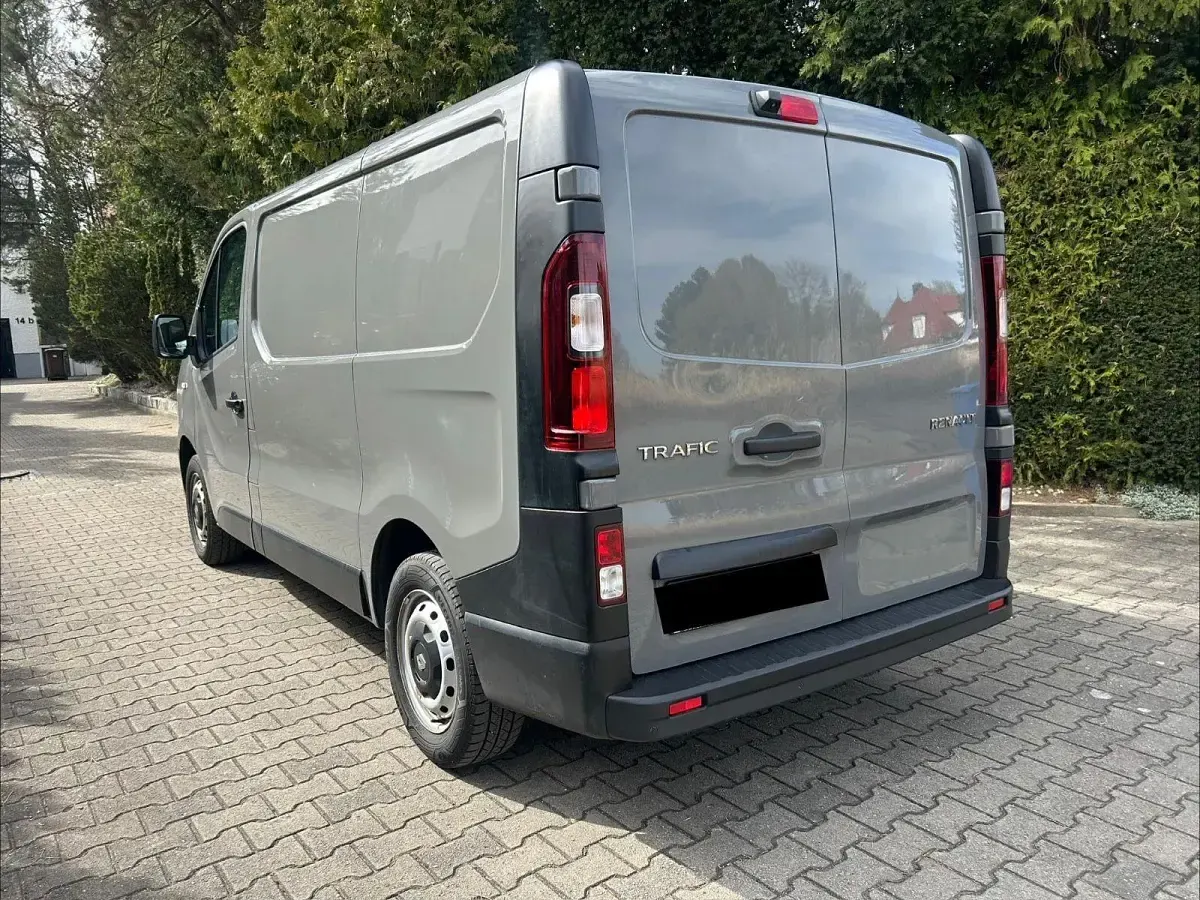 Używany Renault Trafic 125 KM (91 kW) 2019 Szary Minivan