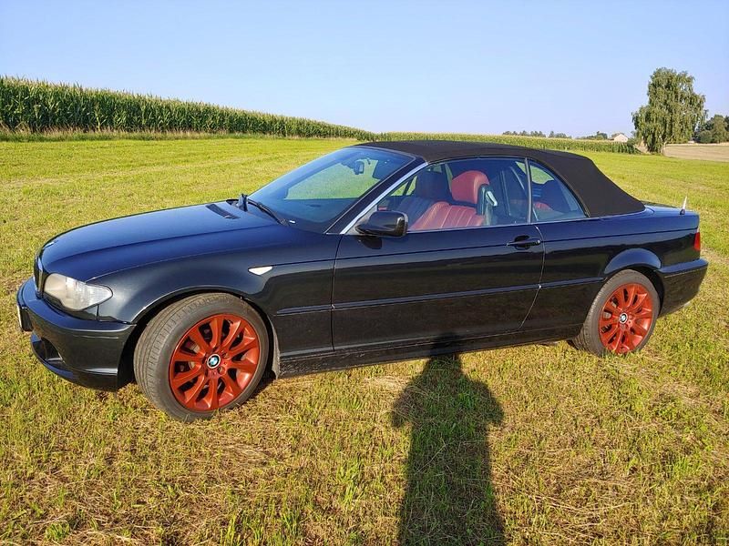 Schwarz Gebraucht 2005 BMW 318 Cabriolet Cabrio | 8.090 € (Fairer Preis) - Bild 1/4