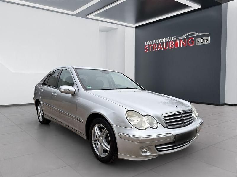 Gebraucht Mercedes C220 150 PS (110 kW) 2004 Silber Limousine